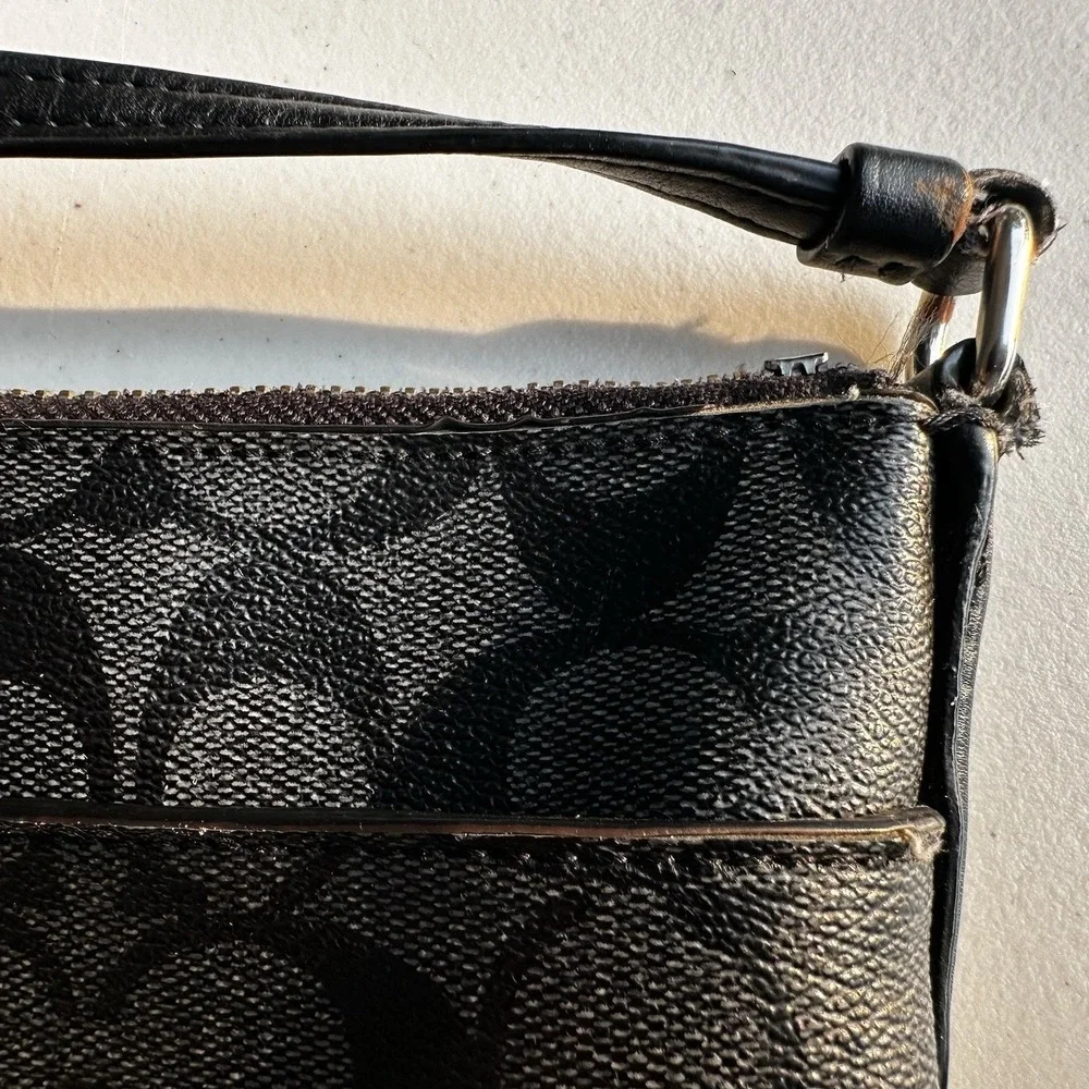 Coach Signature East West Pop Up Crossbody Bag Purse Black & Gray - GUC